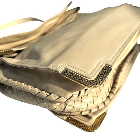 Bottega Veneta Intrecciato Shoulder Bag Large Double Flap - Picture 13 of 17